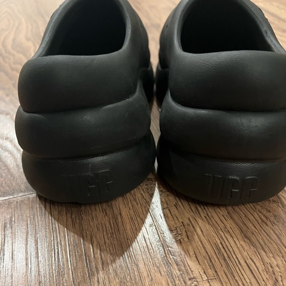 UGG Womens Size 7 K Sport Yeah Clog Slip On Shoes Sandals Black - Picture 2 of 3